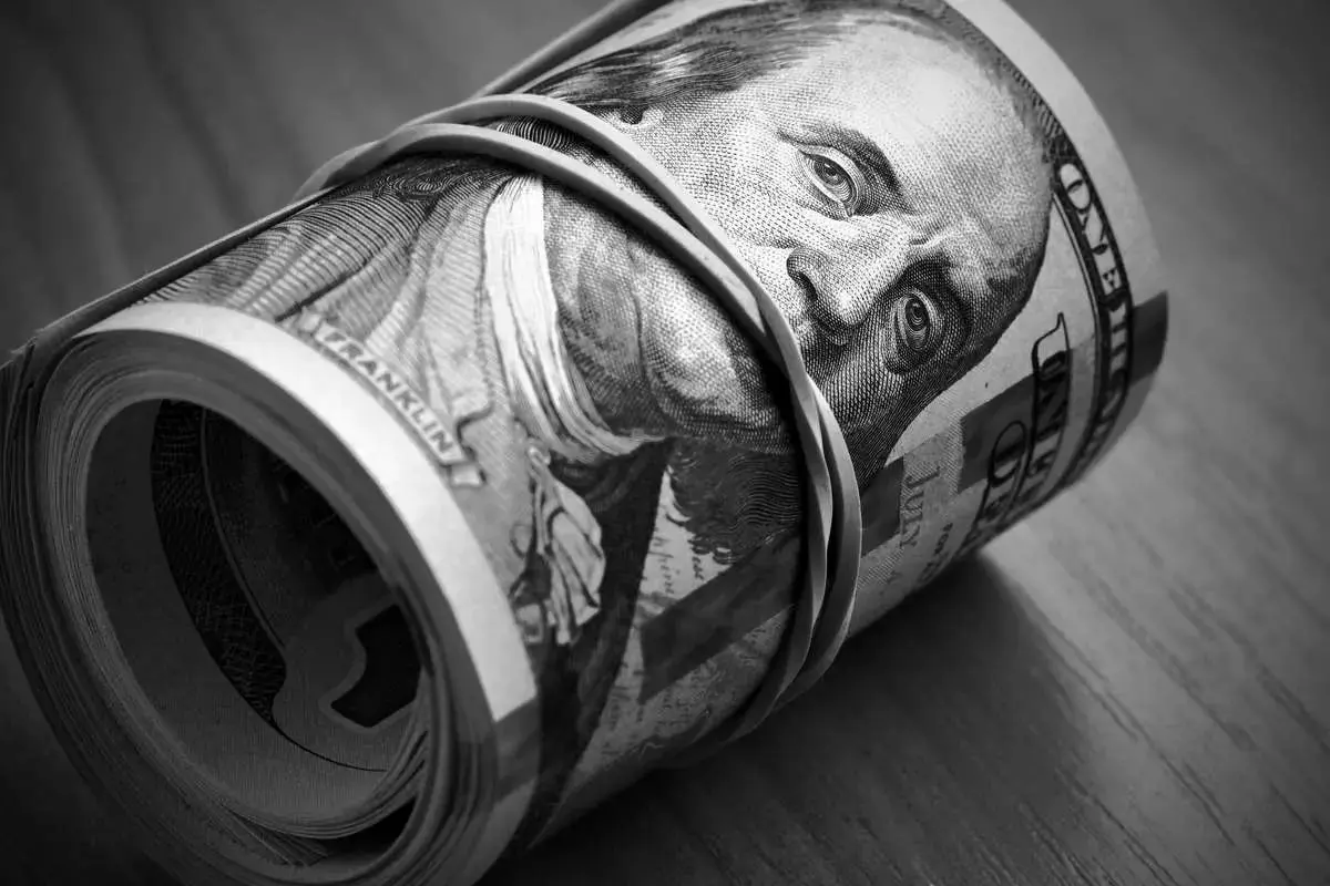 وزارت نفت باید پاسخگوی عدم بازگشت پول فروش نفت از سوی تراستی‌ها باشد