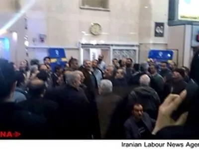 تابلوی بورس خاموش و روشن می‌شود