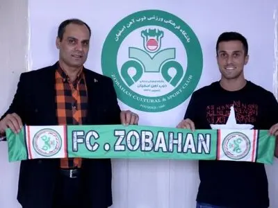آشوری در ذوب آهن ماندنی شد