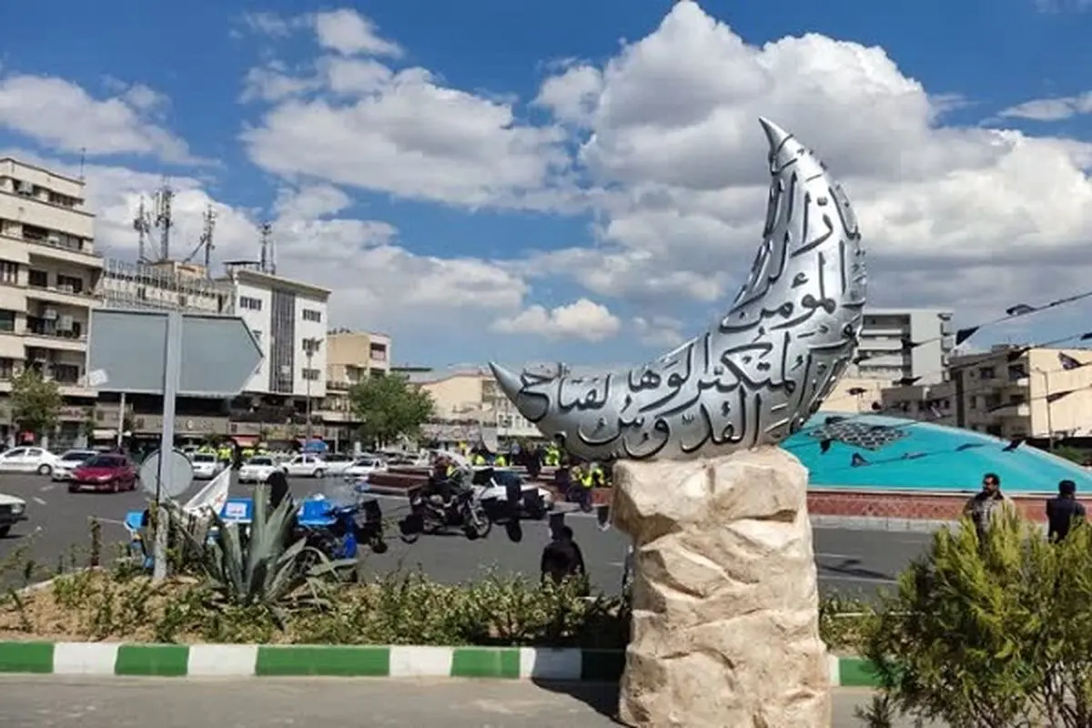 توضیح معاون شهردار تهران درباره نصب سازه‌های هلال در سطح شهر/ طراحان با خوش‌فکری به این طرح رسیدند 