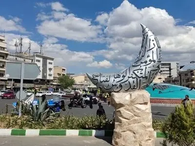 توضیح معاون شهردار تهران درباره نصب سازه‌های هلال در سطح شهر/ طراحان با خوش‌فکری به این طرح رسیدند 