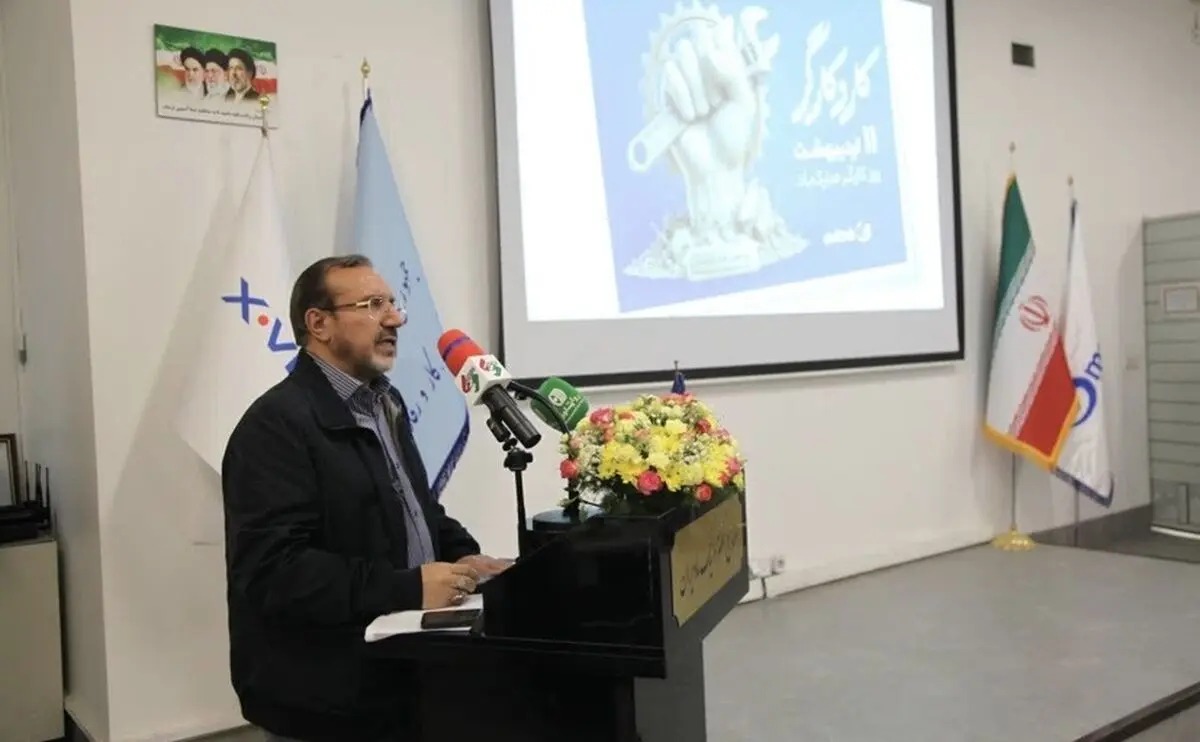 پیشرفت ایران بدون انگیزه جامعه کار و تلاش ممکن نیست/ لزوم حمایت بیمه و درمان کارگران
