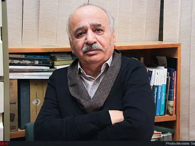 یک خیابان به نام کوروش و داریوش نداریم/شاه را بیرون کردیم و کار خوبی هم بود اما او را از تاریخ نمی‌توان بیرون کرد/آمریکا را ترامپ به تنهایی اداره نخواهد کرد