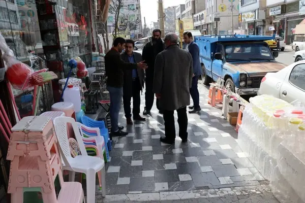 شهرداری نسبت به رفع موانع و آزادسازی معابر اقدام کند