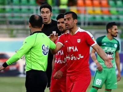 درگیری در تمرین تراکتورسازی؛  بحث گلر عصبانی با بازیکن نیمکت نشین