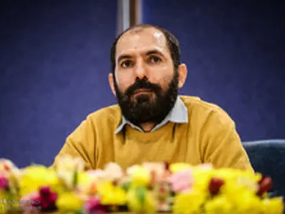 علی‌اصغر دشتی با «زیراکس» به حافظ می‌رود