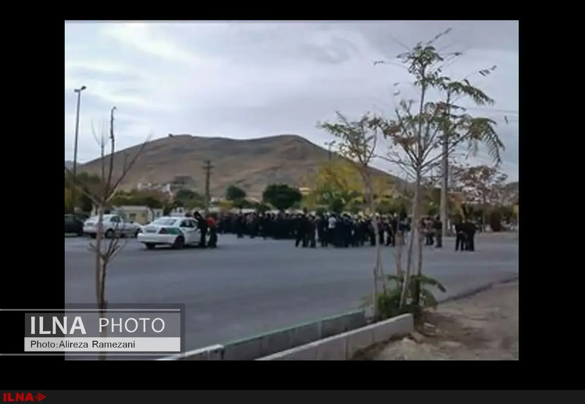کارگران واگن پارس اراک تجمع کردند 