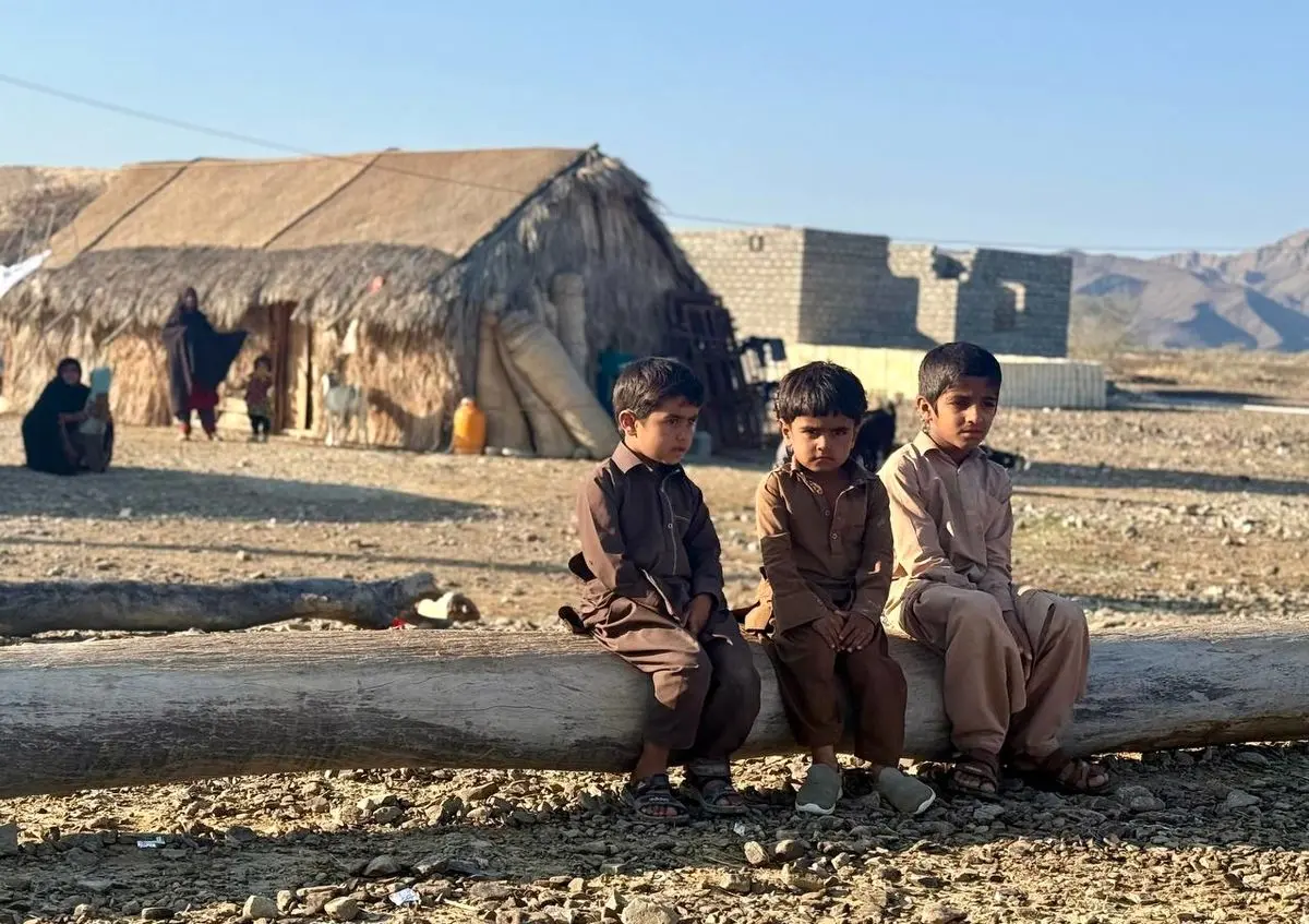 از تقاضای یک جفت کفش تا مطالبه هویت؛ روایت رنج زنان و کودکان در روستای کپرنشین گورشون 