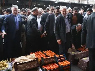 بازدید رئیس‌جمهور پزشکیان از میدان میوه و تره‌بار قدیم شهریار