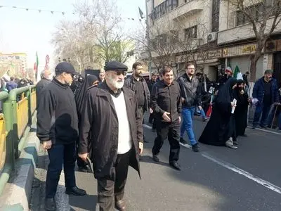 حضور مخبر در مراسم تشییع فرماندهان و شهدای جنگ رمضان 