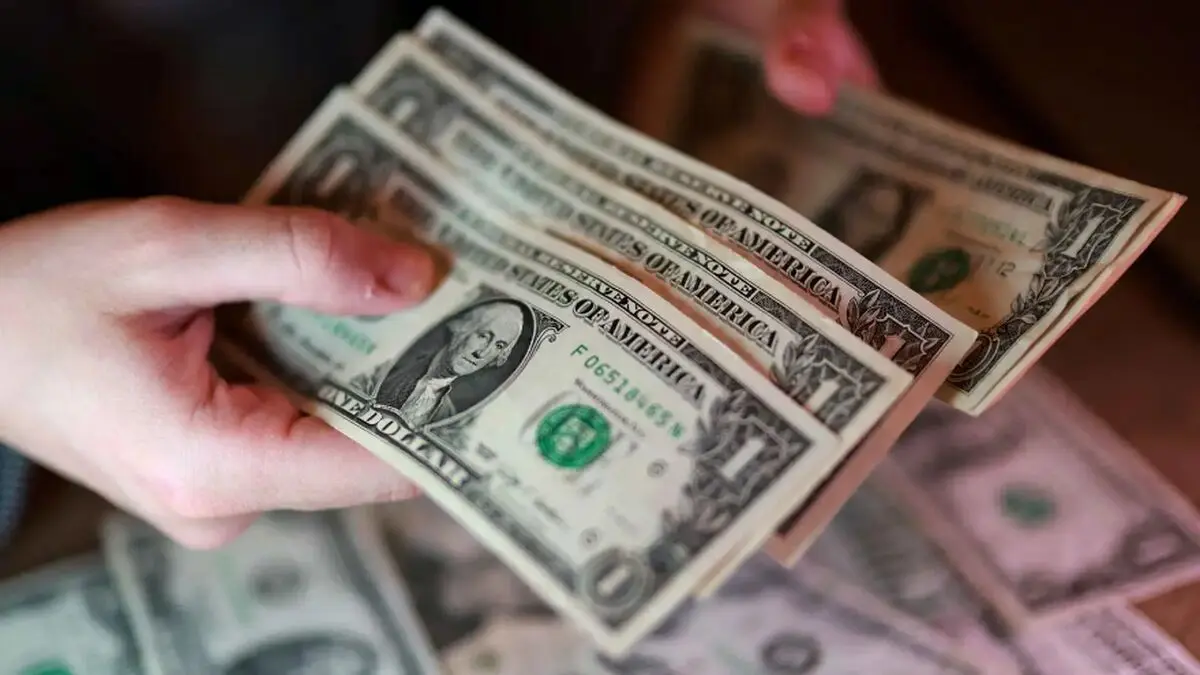 نیویورک‌تایمز: آمریکا انتقال دلار به عراق را پس از چند ماه از سر گرفت
