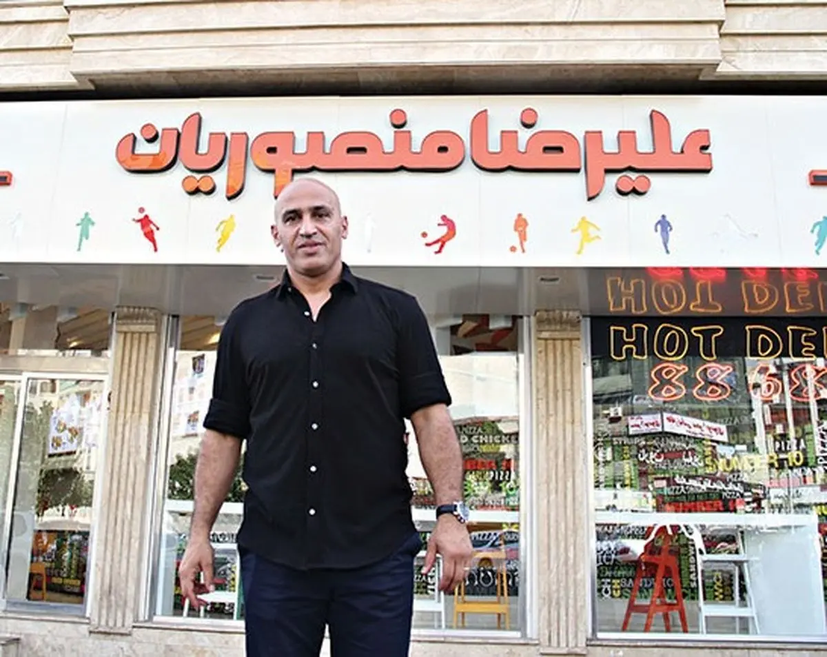 منصوریان وارد دبی شد + عکس