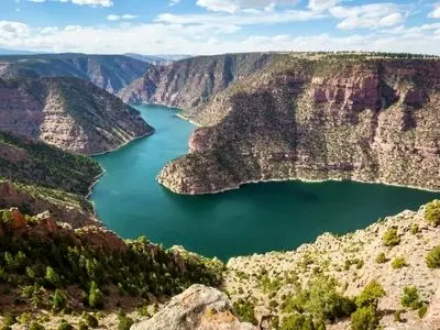 رودخانه‌ای که «به بالا» می‌رود | راز ۱۵۰ ساله سبزترین رود آمریکا فاش شد