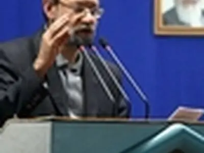 لاریجانی در افتتاحیه بیستمین نمایشگاه مطبوعات سخنرانی می‌کند