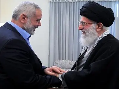 إسماعیل هنیة یبعث برسالة إلى قائد الثورة الإسلامیة 