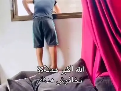 شادی کودک فلسطینی بعد از اعلام آتش‌ بس در غزه + فیلم