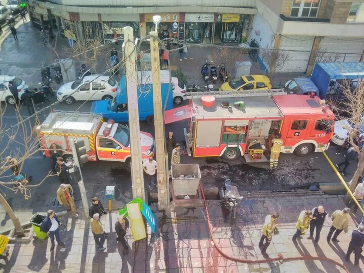 نجات ۱۳ نفر توسط آتش‌نشان‌ها در پی حریق یک ساختمان اداری