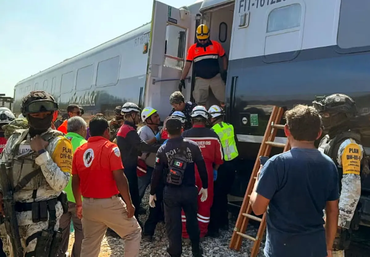 ۱۳ کشته در پی خارج شدن قطار از ریل در مکزیک