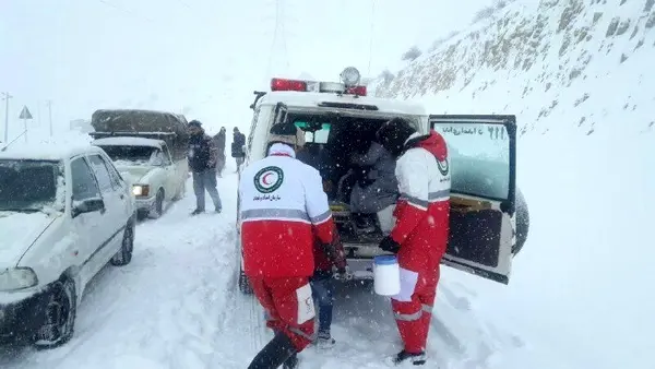 آماده‌باش امدادگران در برف و باران ۷ استان/ توصیه‌های هلال‌احمر برای پیشگیری از تصادفات در شرایط جوی پیش‌رو