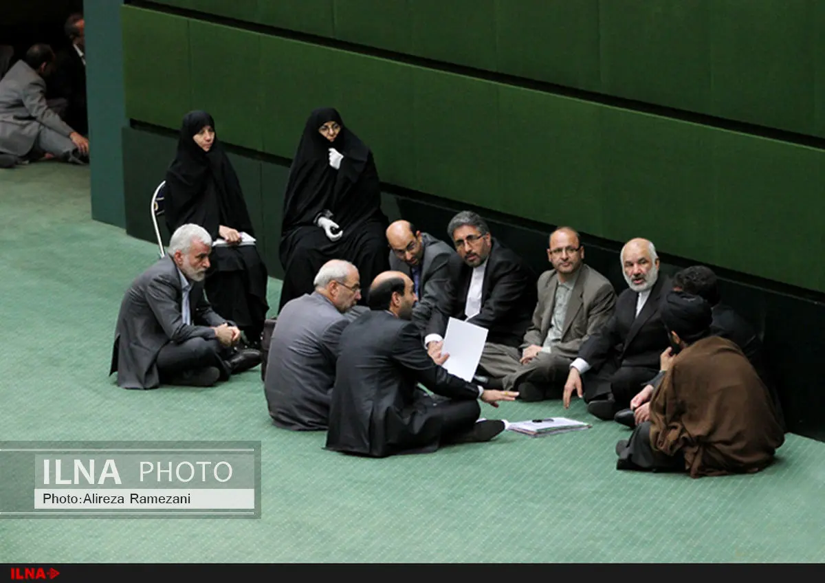 رقابت وزرای چهار دولت برای کرسیهای پارلمان + جدول