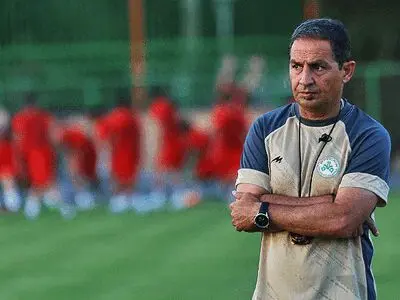 نمازی به کادرفنی استقلال اضافه نمی‌شود