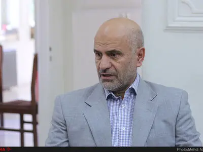 دور زدن مجلس نماد مشارکت‌زدایی از مردم است/ مدارای نجیبانه مردم نمی‌تواند ابدی باشد/ نظام آماری کشور باید مورد بازنگری قرار بگیرد/  سیاست‌های ضدتولیدی کنار روند، تحریم‌ها نیز شل خواهد شد