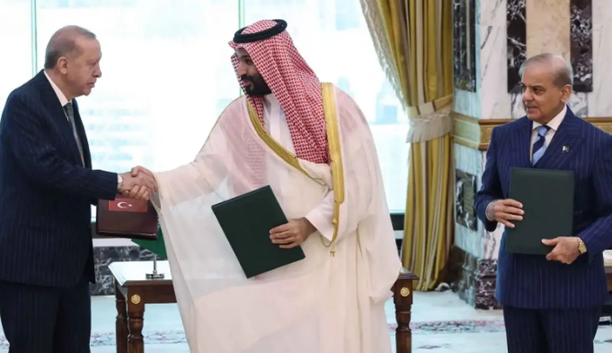 السعودية تعلن توقيع اتفاقية دفاع مشترك مع تركيا وباكستان