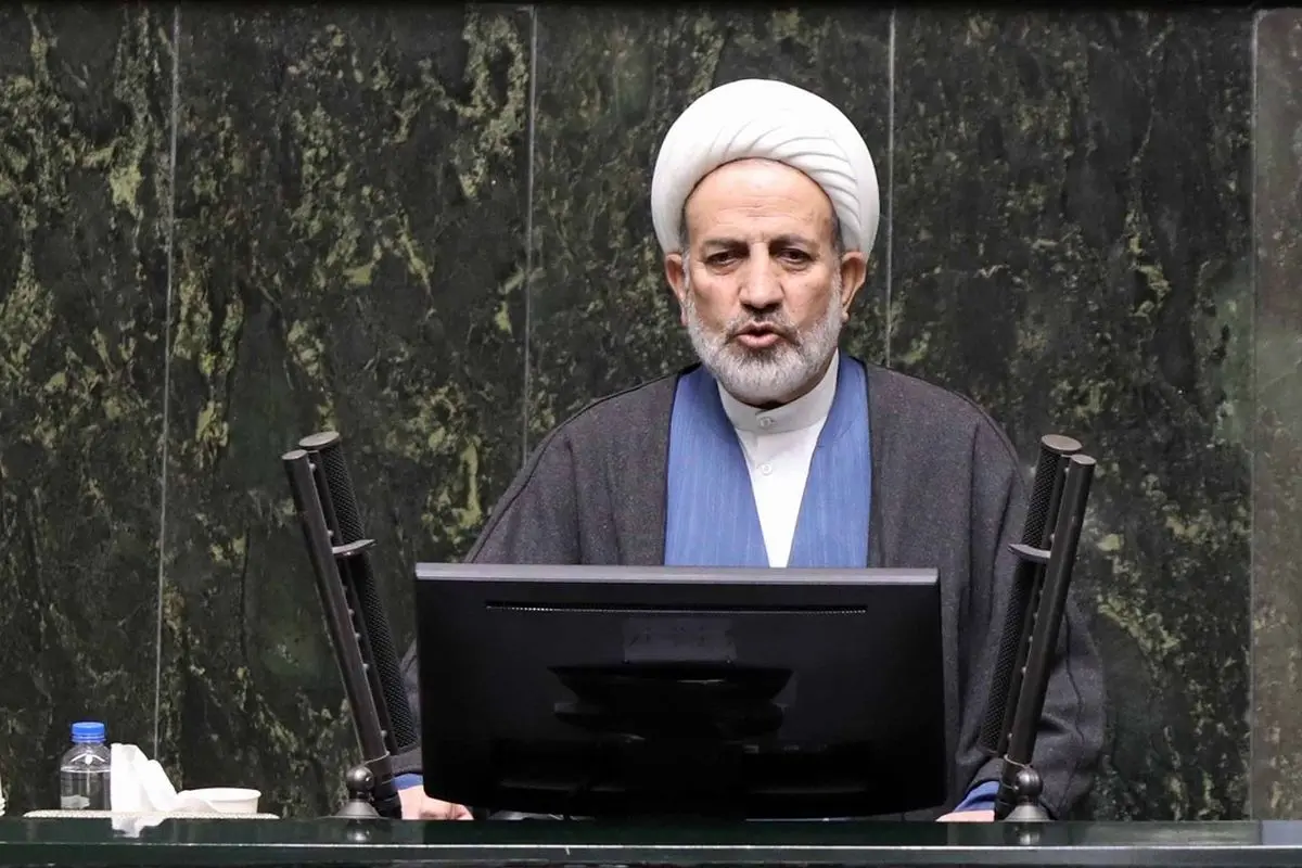 فرونشست زمین، آسیب‌های گسترده به کشاورزان و باغداران رسانده است.