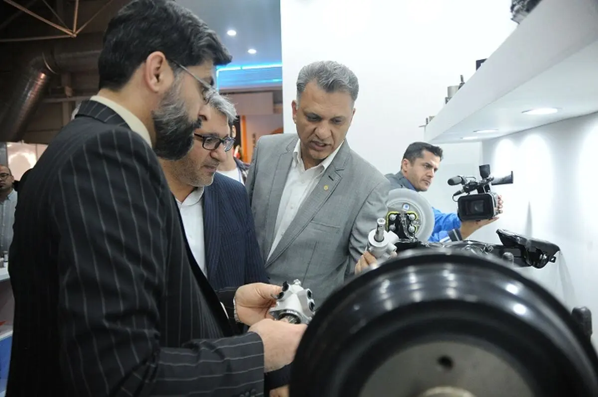 رایزنی برای تامین نقدینگی/روند داخلی‌سازی قطعات با سرعت ادامه دارد 