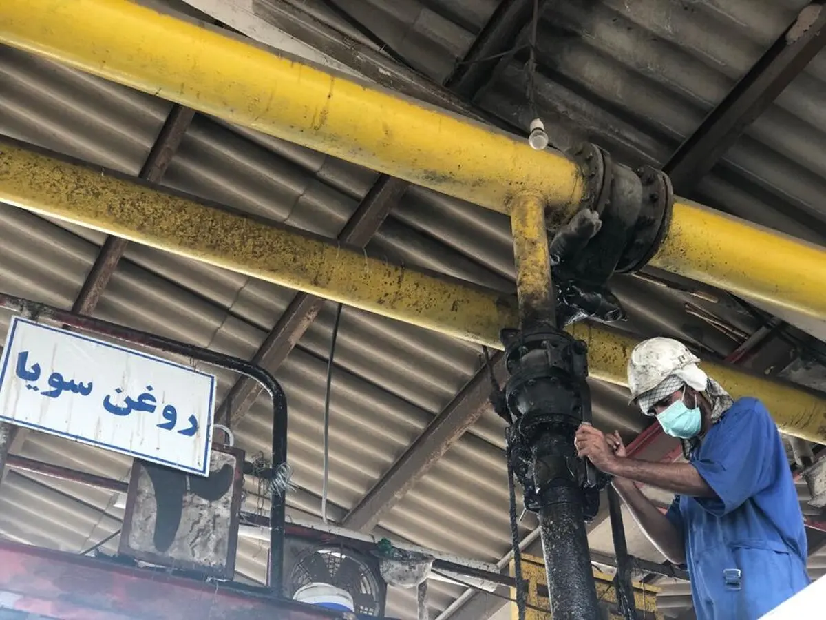 452 هزار تن روغن خوراکی در بندرشهید رجایی تخلیه شده است/ پهلوگیری 2 کشتی حامل روغن خام تا چند روز آینده