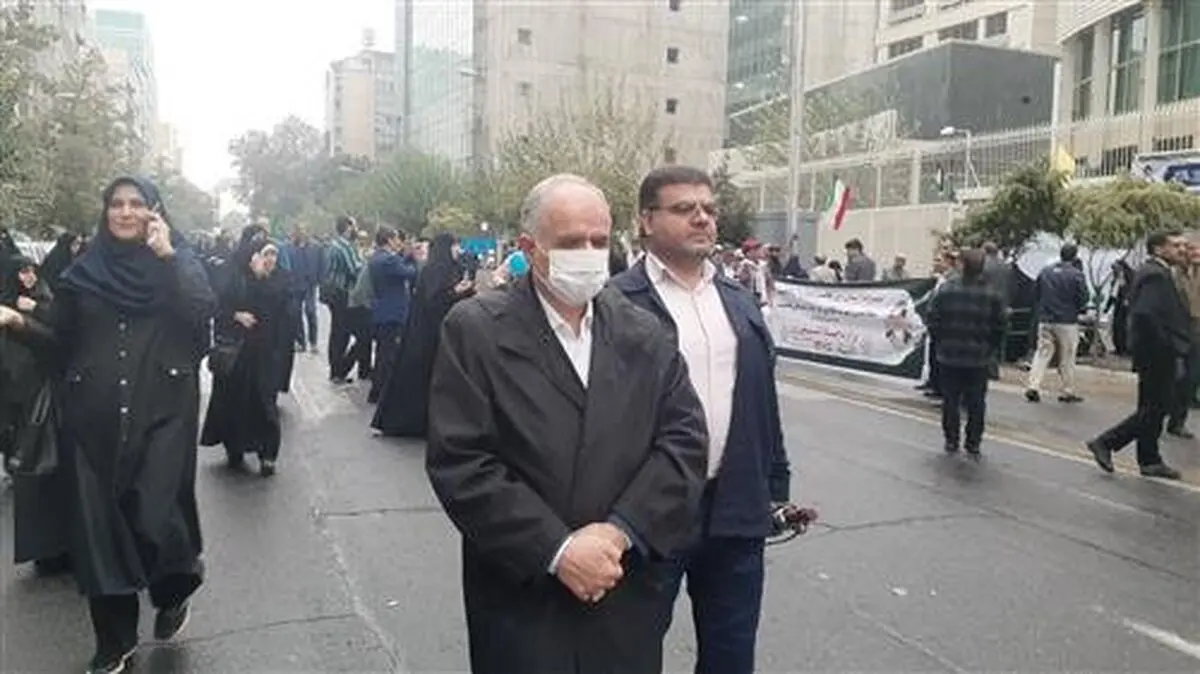 حضور وزیر دادگستری در راهپیمایی ۱۳ آبان
