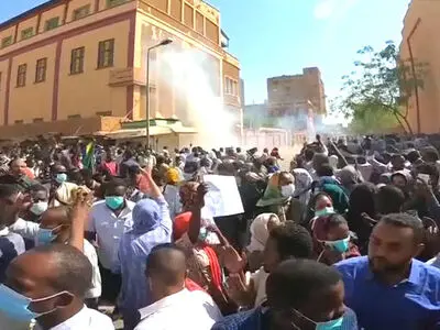 فرمانده ارتش سودان، شماری از مقام‌ها و دیپلمات‌ها را برکنار کرد
