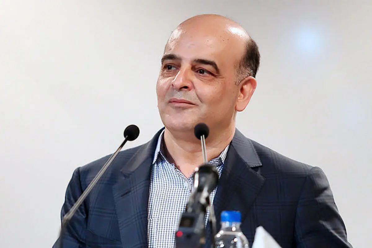 تندیس سیمین حاصل تلاش شبانه‌روزی کارکنان فولاد مبارکه است