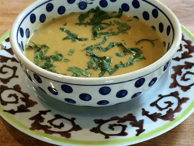 طرز تهیه آش ریواس؛ آش خوشمزه و بهاری