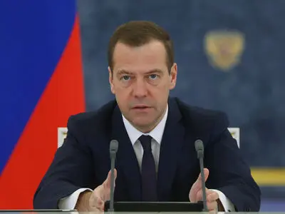 مدفیدیف: الناتو وروسیا على شفا الحرب