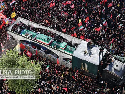 تشییع پیکر مطهر رهبر شهید انقلاب در مشهد / 1
