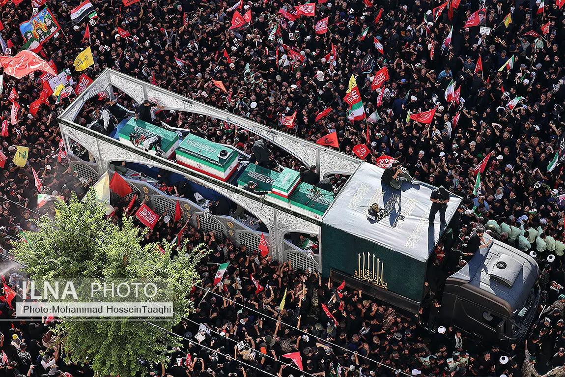 تشییع پیکر مطهر رهبر شهید انقلاب در مشهد / 1