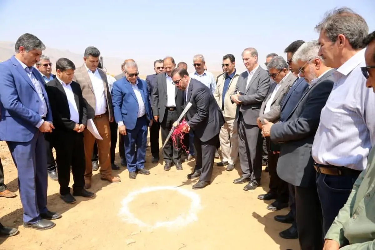 عملیات اجرایی ۷ نیروگاه خورشیدی در فسا آغاز شد