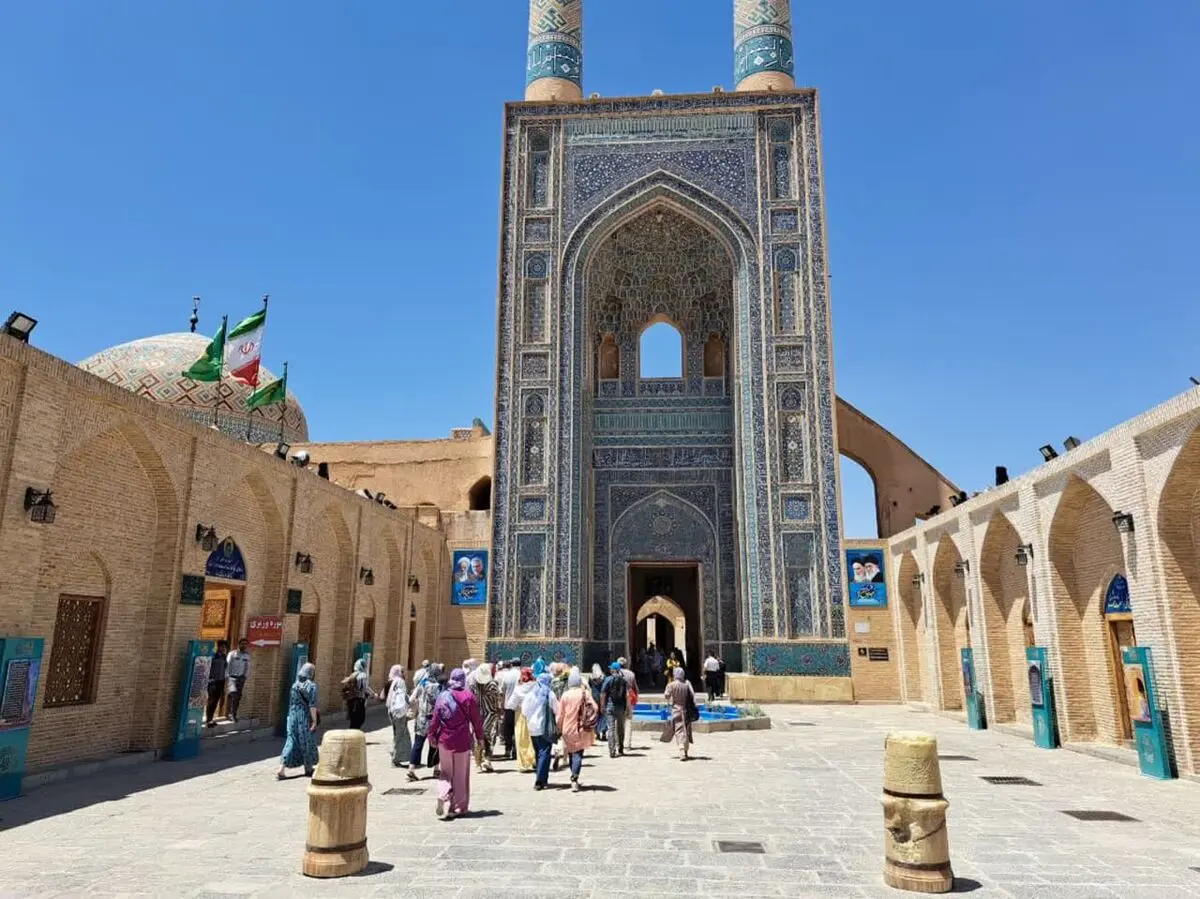۱۰۰۰ میلیارد تومان خسارت به صنعت گردشگری/ مالیات را از گرده دفاتر بردارید
