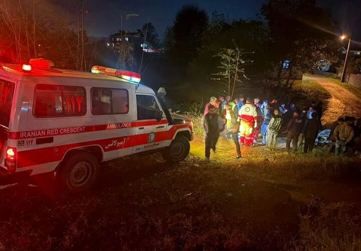 سقوط خودروی نیسان به دره در آستارا/ ۲ نفر جان باختند