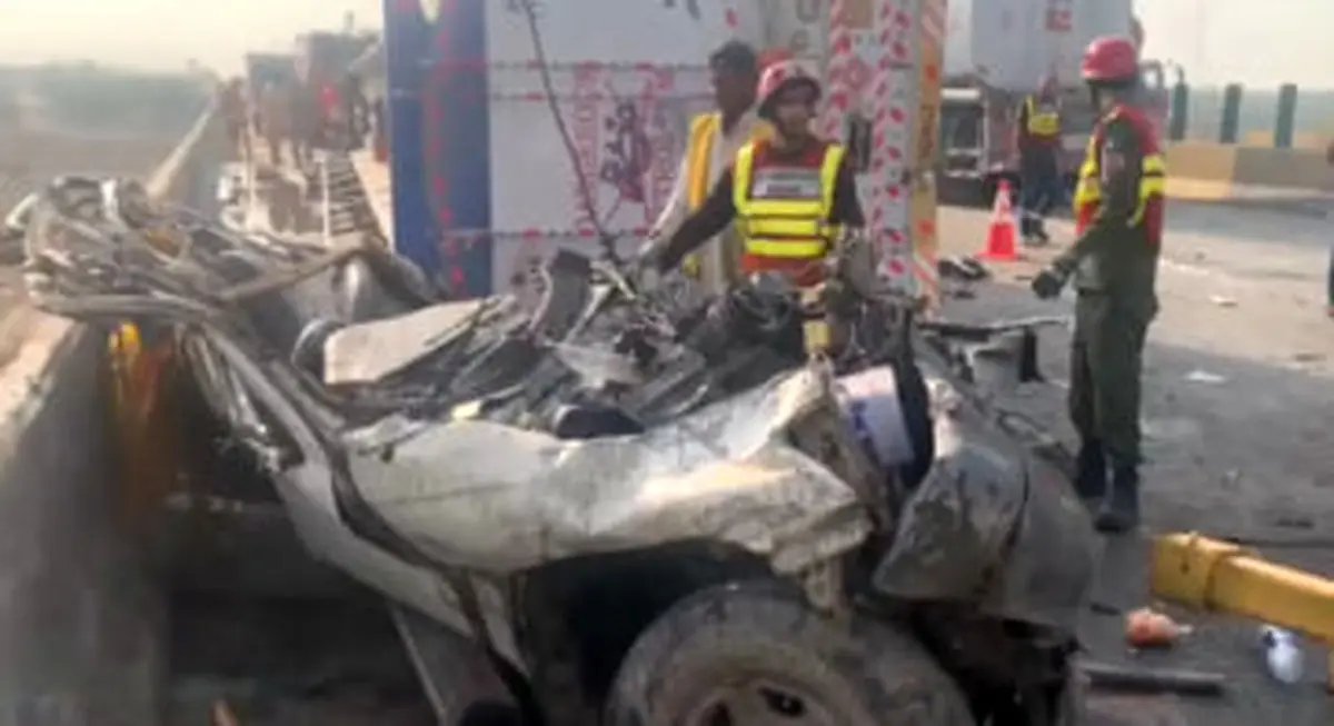 ۱۹ کشته و زخمی در پی تصادف در پاکستان