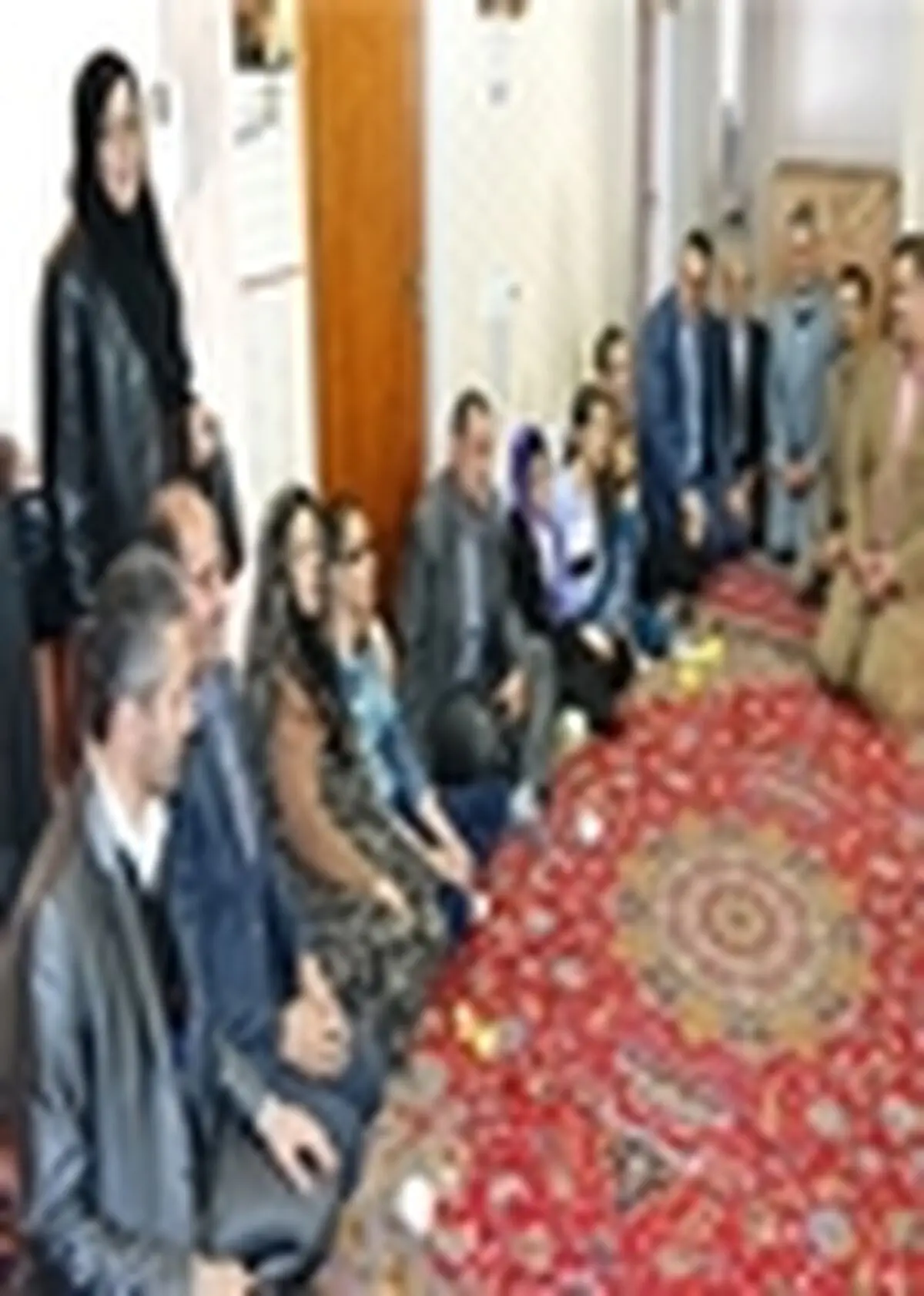 مسئولان شهری آمل از ۲ خانواده معلول دیدار کردند