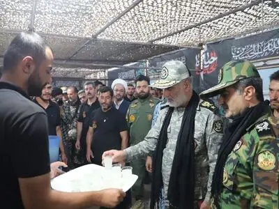  معاون اجرای ارتش از موکب های ارتش در پایانه مرزی مهران بازدید کرد