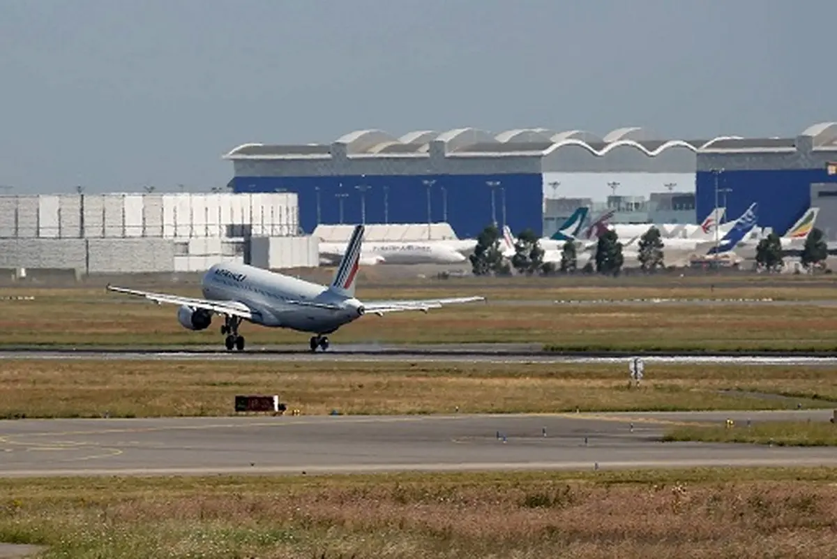 تخلیه ۶ فرودگاه فرانسه در پی تهدیدات امنیتی