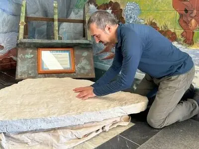 تخته‌سنگ دکوری در مدرسه،‌ گنجی قیمتی از آب درآمد