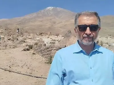 اعتراض وزیر ورزش و رییس سازمان محیط زیست به انباشت زباله و گردشگری غیرمجاز در کوه دماوند