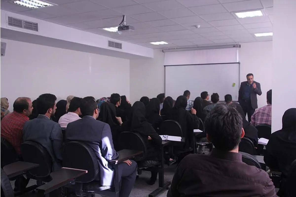  برخی اساتید نحوه برقراری ارتباط با دانشجویان را نمی‌دانند/ در فرآیند جذب هیئت علمی مقاله محوری مورد توجه است