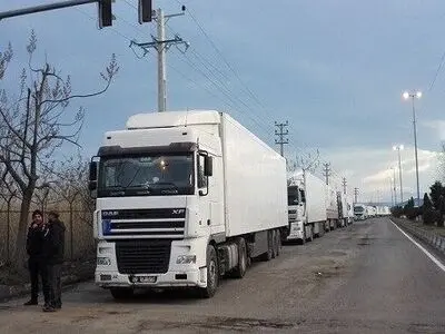 روزانه ۱۱۵ کامیون ترانزیتی از مرز اینچه برون تردد می‌کنند