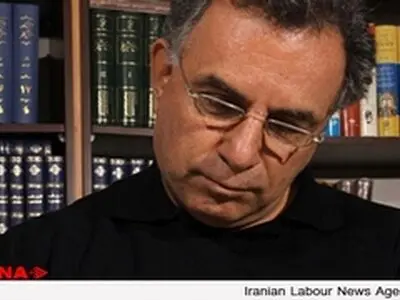 وزیر ارشاد باید لیست کتاب‌های بلاتکلیف را منتشر کند