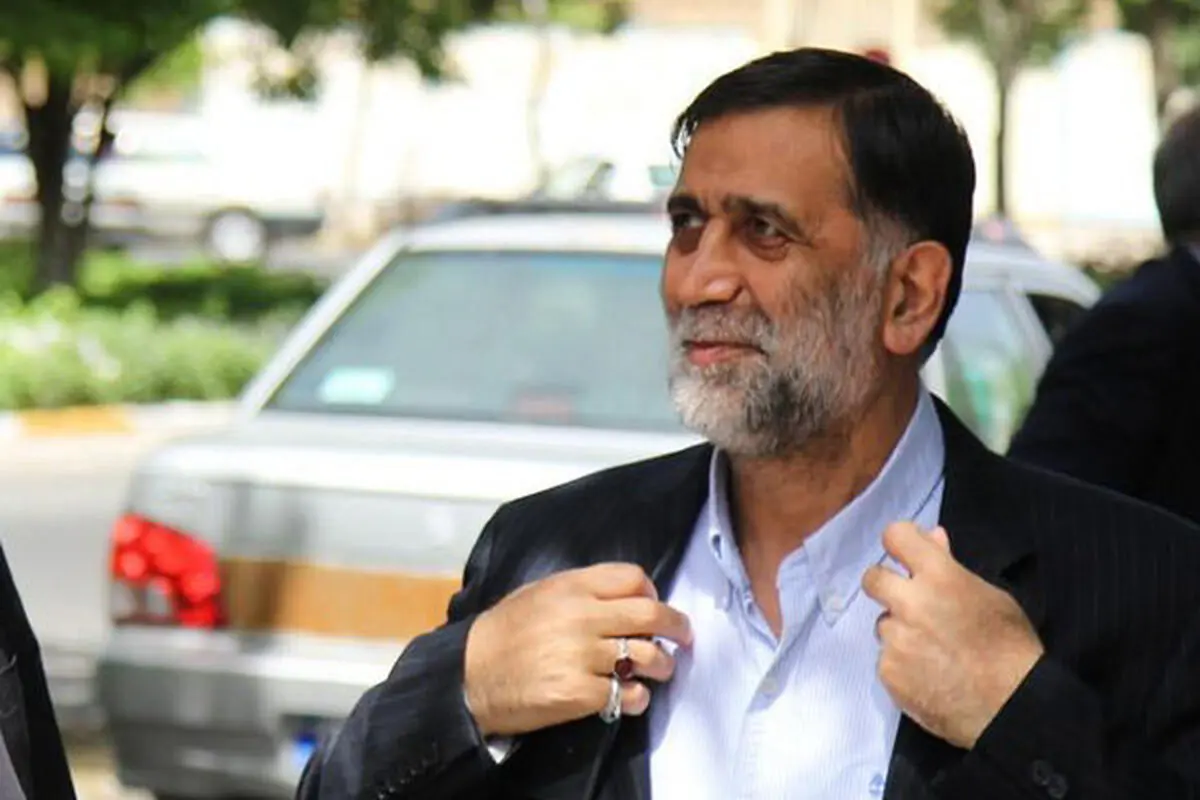 نامه آجرلو به عزیزی خادم برای ورود به بحث واگذاری تبلیغات محیطی دربی و سنگ‌اندازی سازمان لیگ